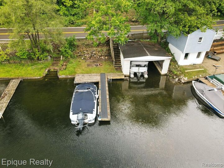 Property Photo:  481 Heights Road  MI 48362 2692 