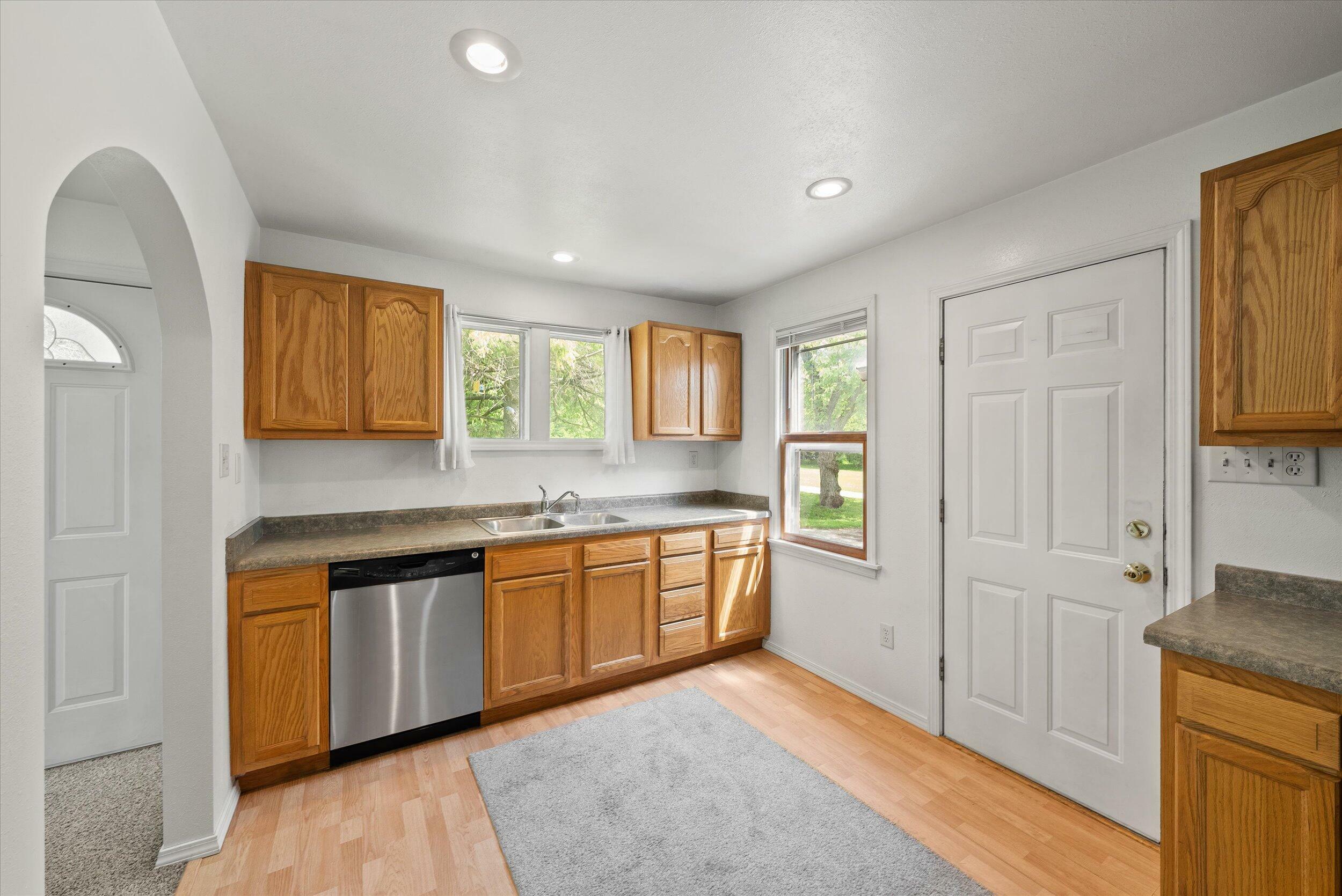 Property Photo: 4924 Lakeshore Rd 4926 WI 53083