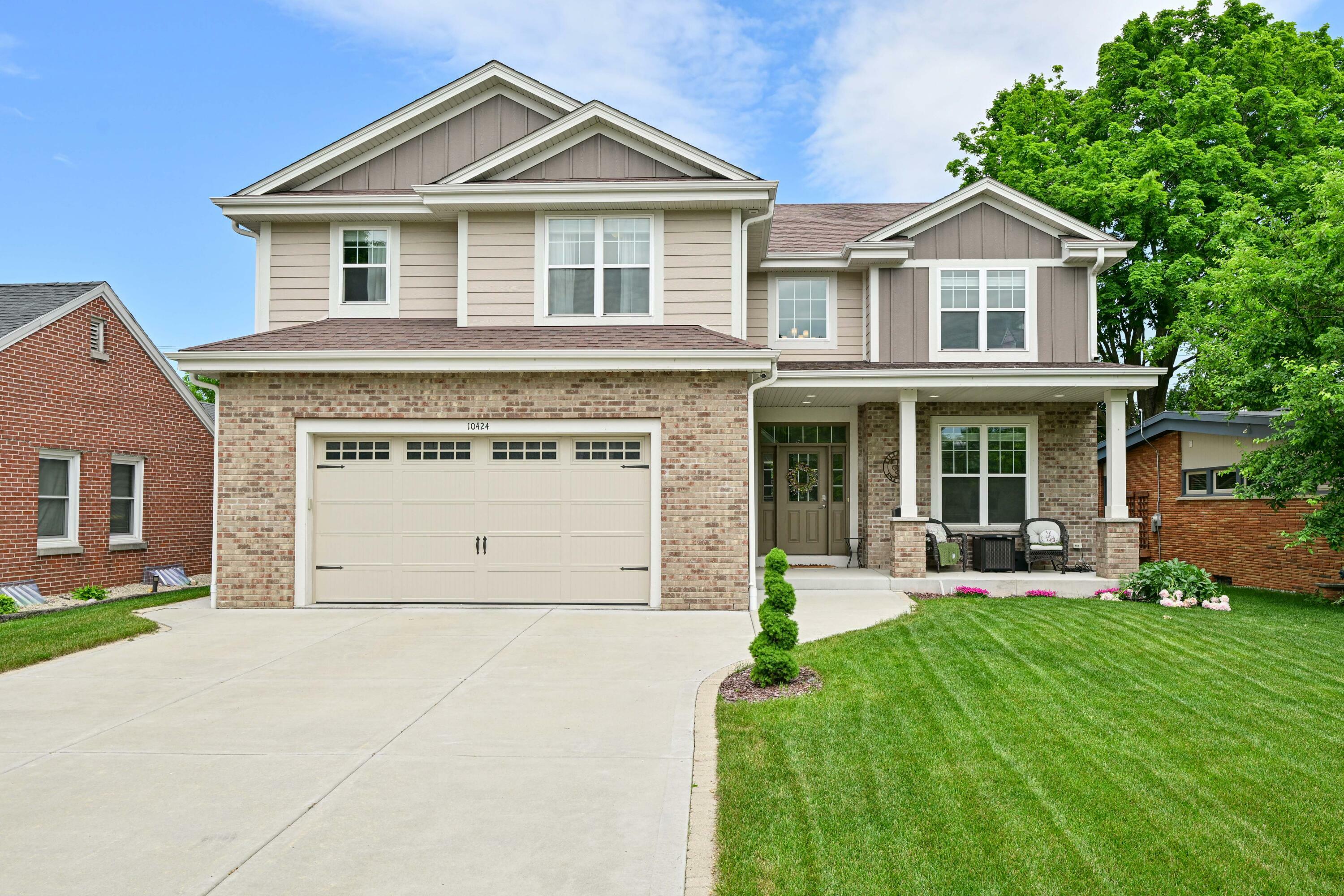 10424 W Woodward Ave  Wauwatosa WI 53222 photo