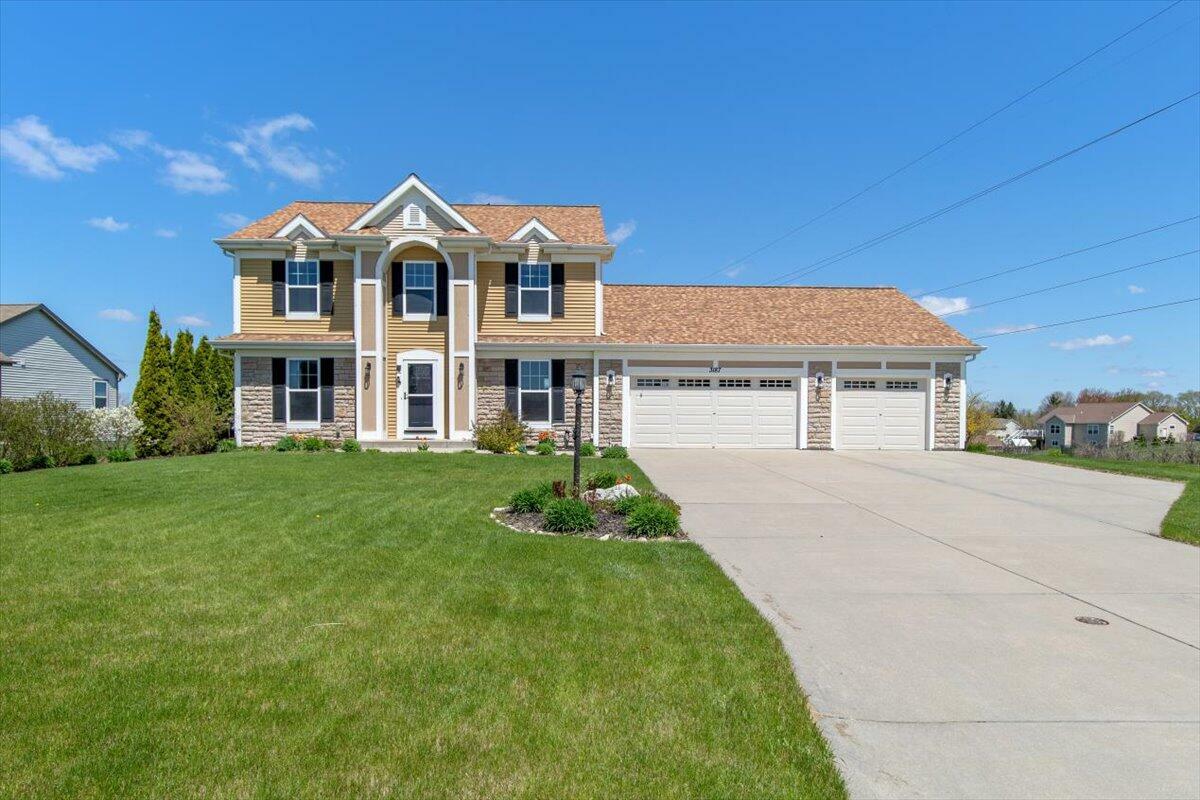 Property Photo:  3187 Sherman Parc Cir  WI 53037 
