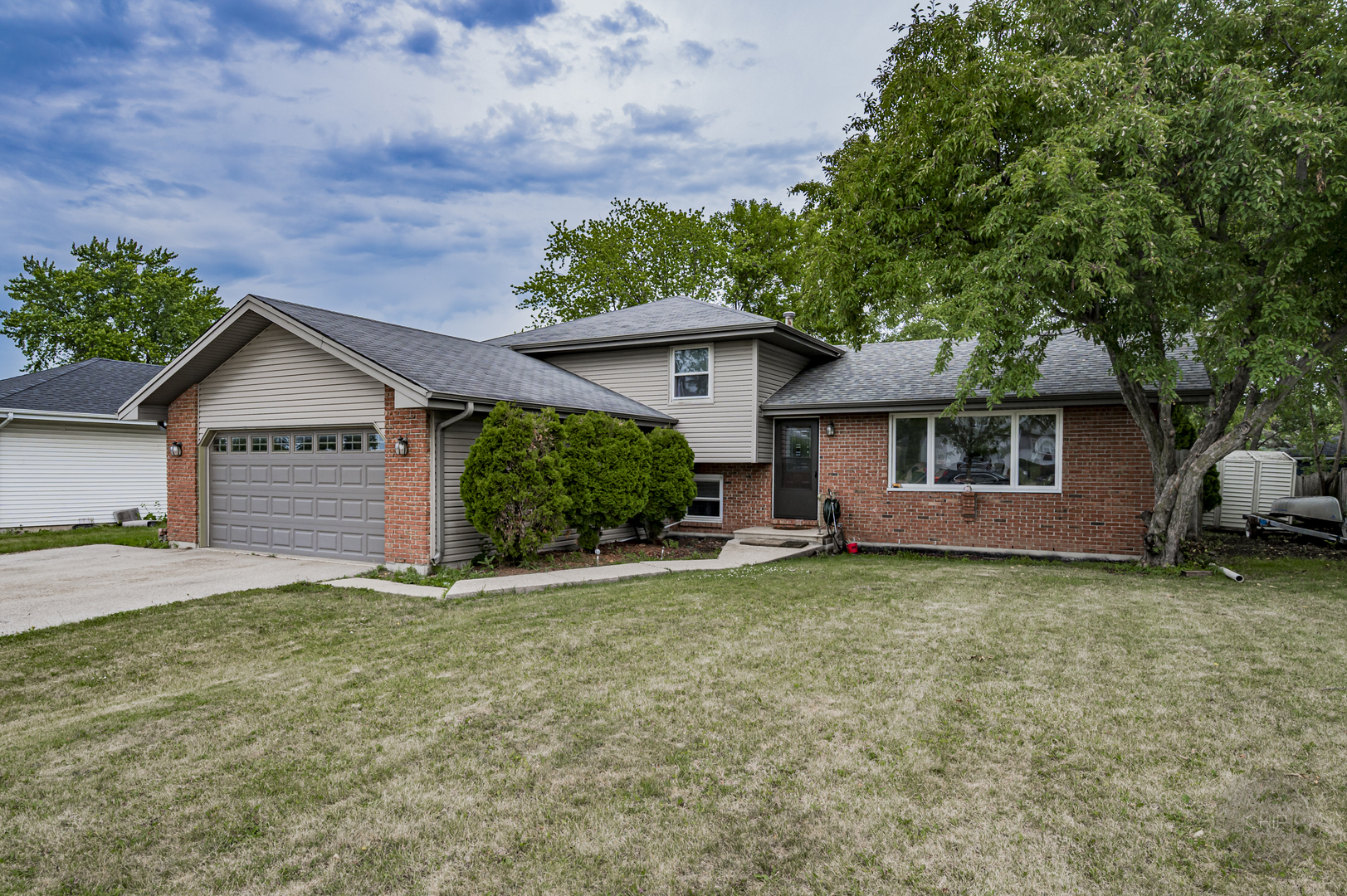 Property Photo:  3917 Jonathan Simpson Drive  IL 60431 