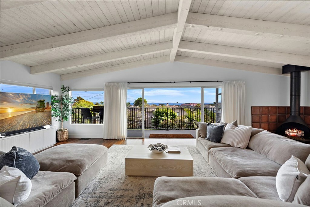 Property Photo: 25211 La Cresta Drive CA 92629