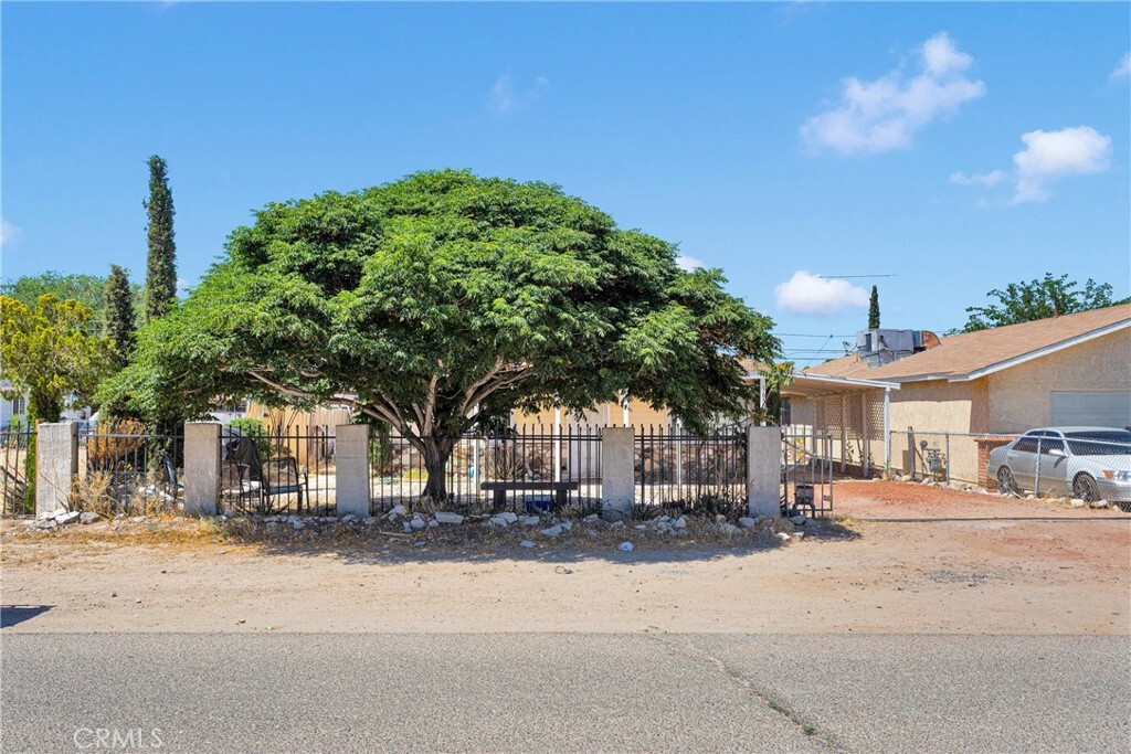 Property Photo:  16508 Pine Street  CA 92345 