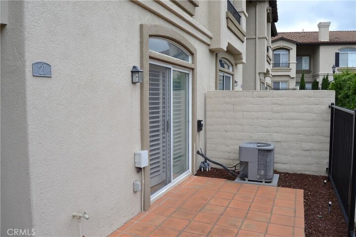 Property Photo:  21 Veneto Lane  CA 92656