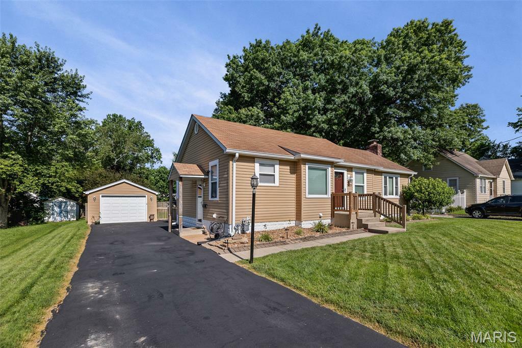 Property Photo: 1425 Kinsella Avenue IL 62226