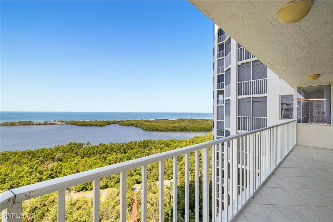 Property Photo: 5550 Heron Point Drive 1404 FL 34108