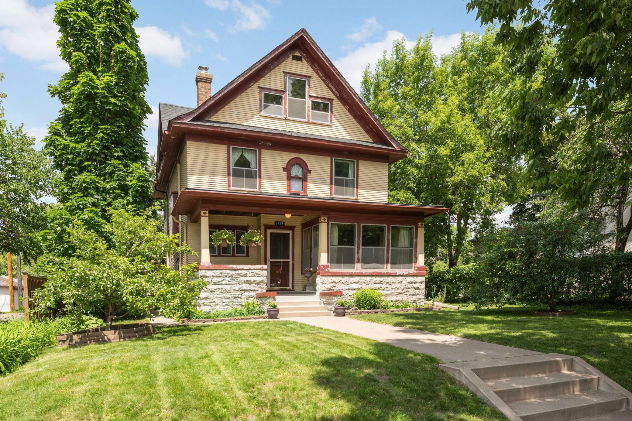 Property Photo: 1563 Ashland Avenue MN 55104
