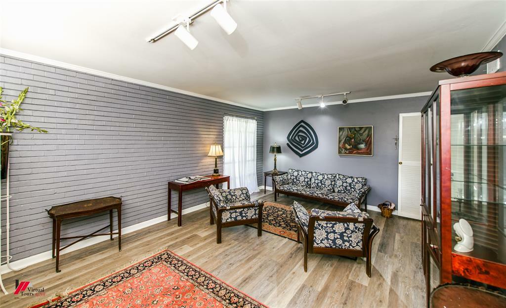 Property Photo:  5822 River Road  LA 71105 