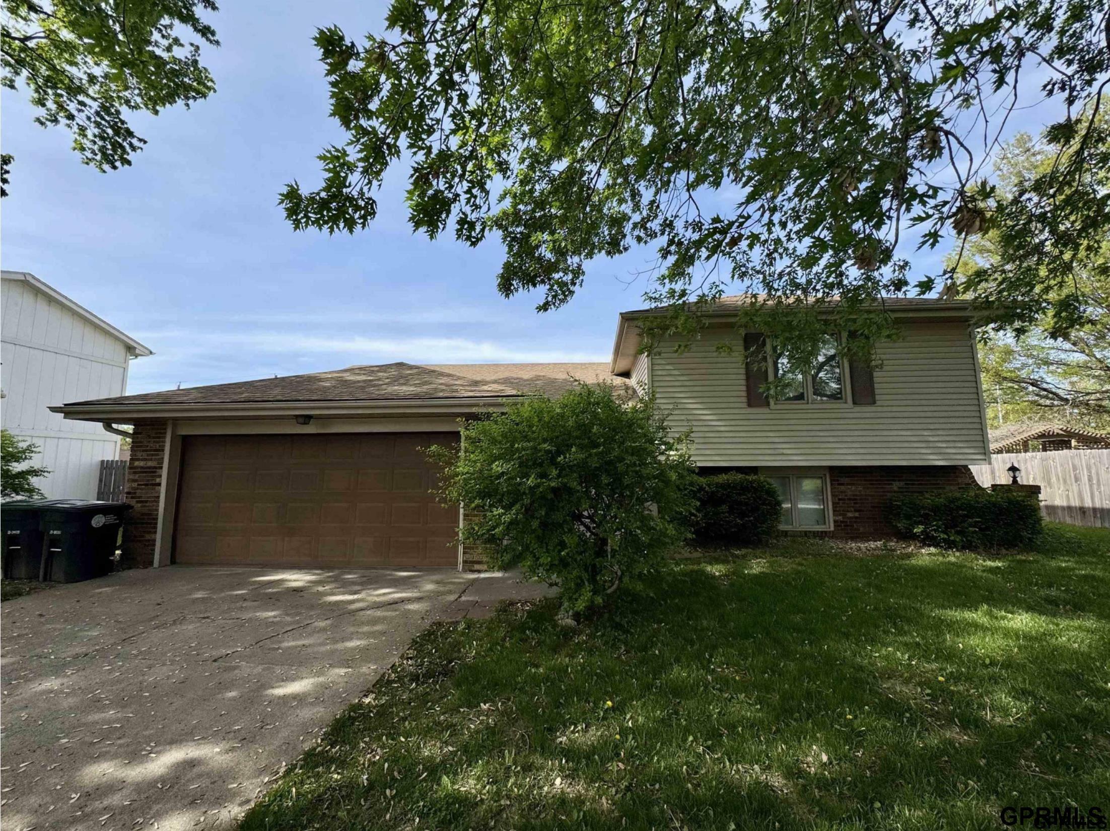 11748 Raleigh Drive  Omaha NE 68164 photo