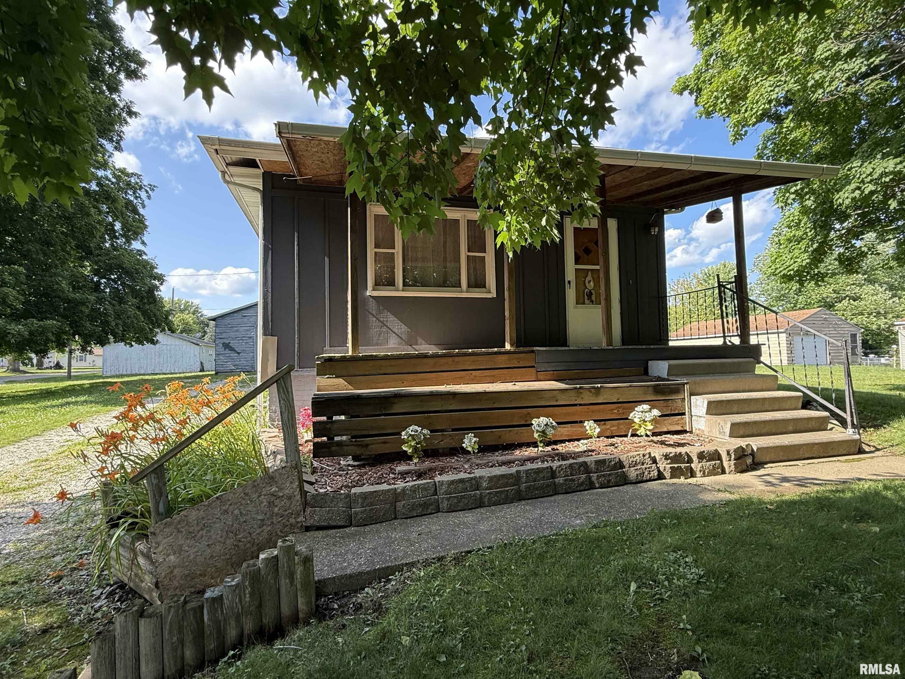 Property Photo: 473 W Olive Street IL 61520