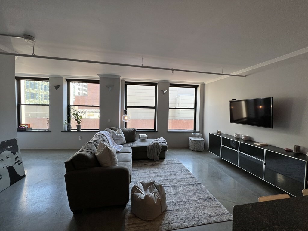 Property Photo: 453 Washington St 5B MA 02111