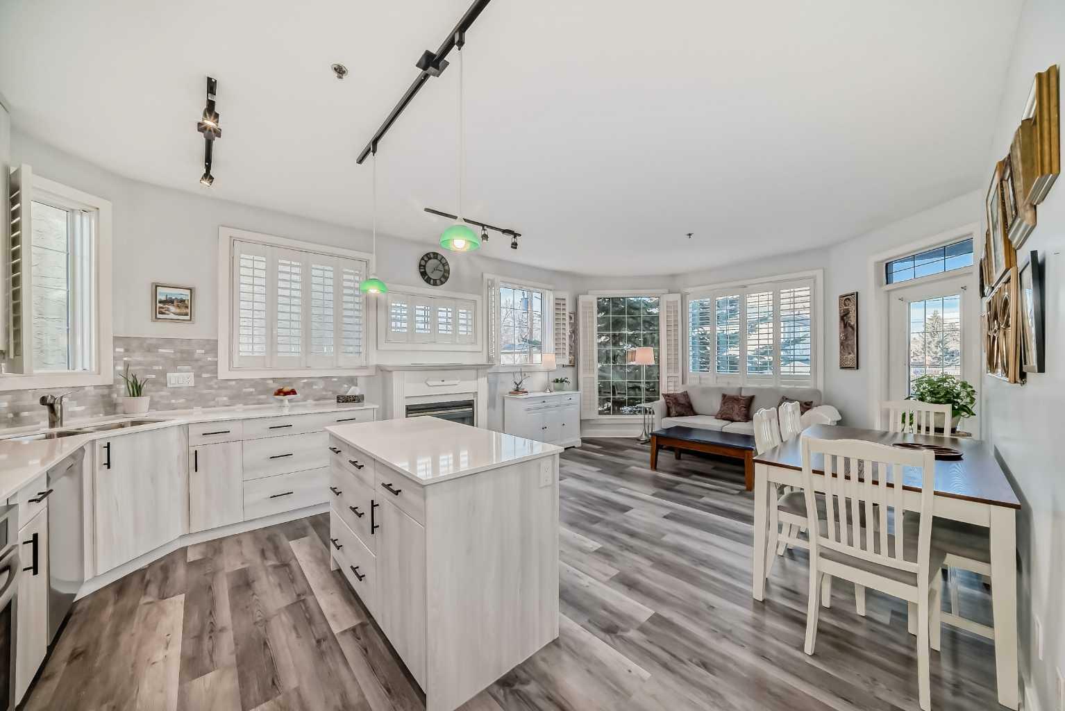 Property Photo: 3412 Parkdale Boulevard NW 201 AB T2N 3T4