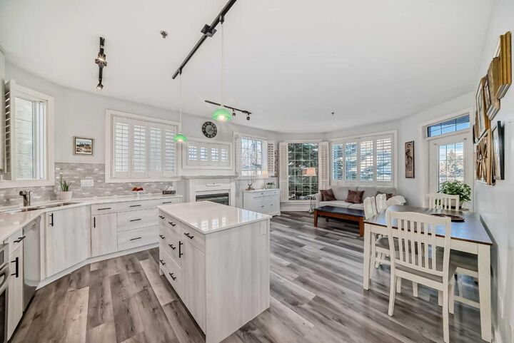 Photo de la propriété:  3412 Parkdale Boulevard NW 201  AB T2N 3T4 