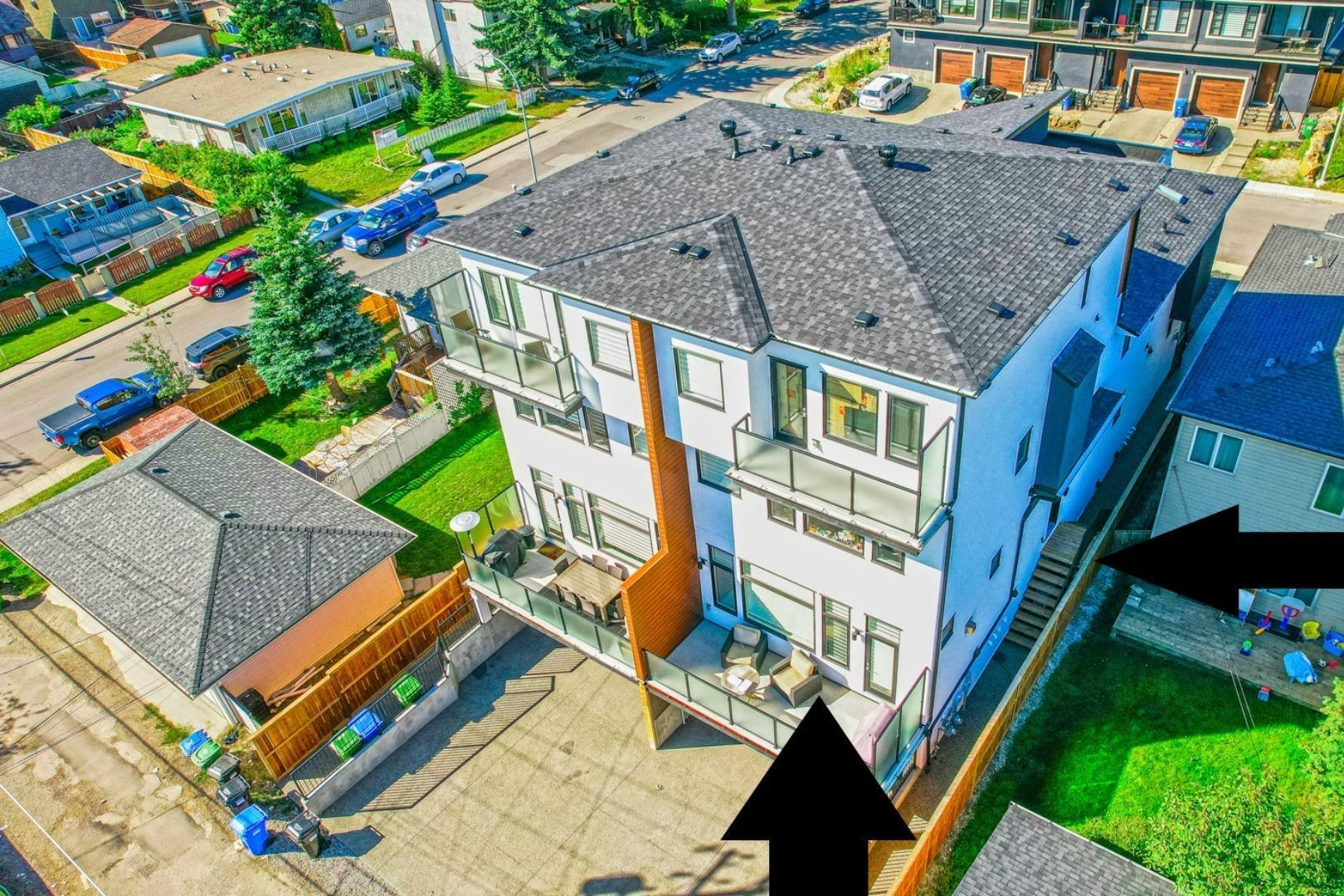Property Photo:  940 38th Street SW Unit 2  AB T3C 1T3 