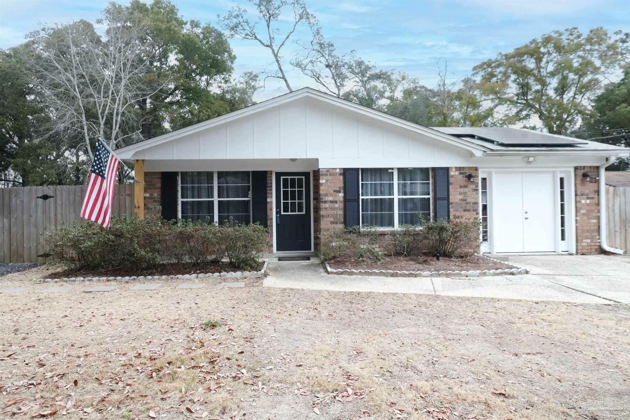 Property Photo: 4770 Skyline Dr FL 32504