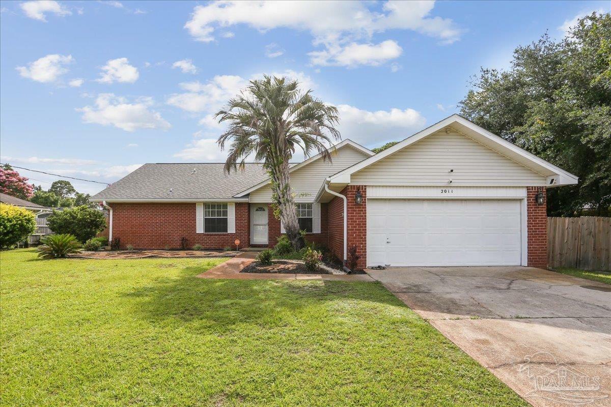 Property Photo: 2011 Candlewood Dr FL 32566