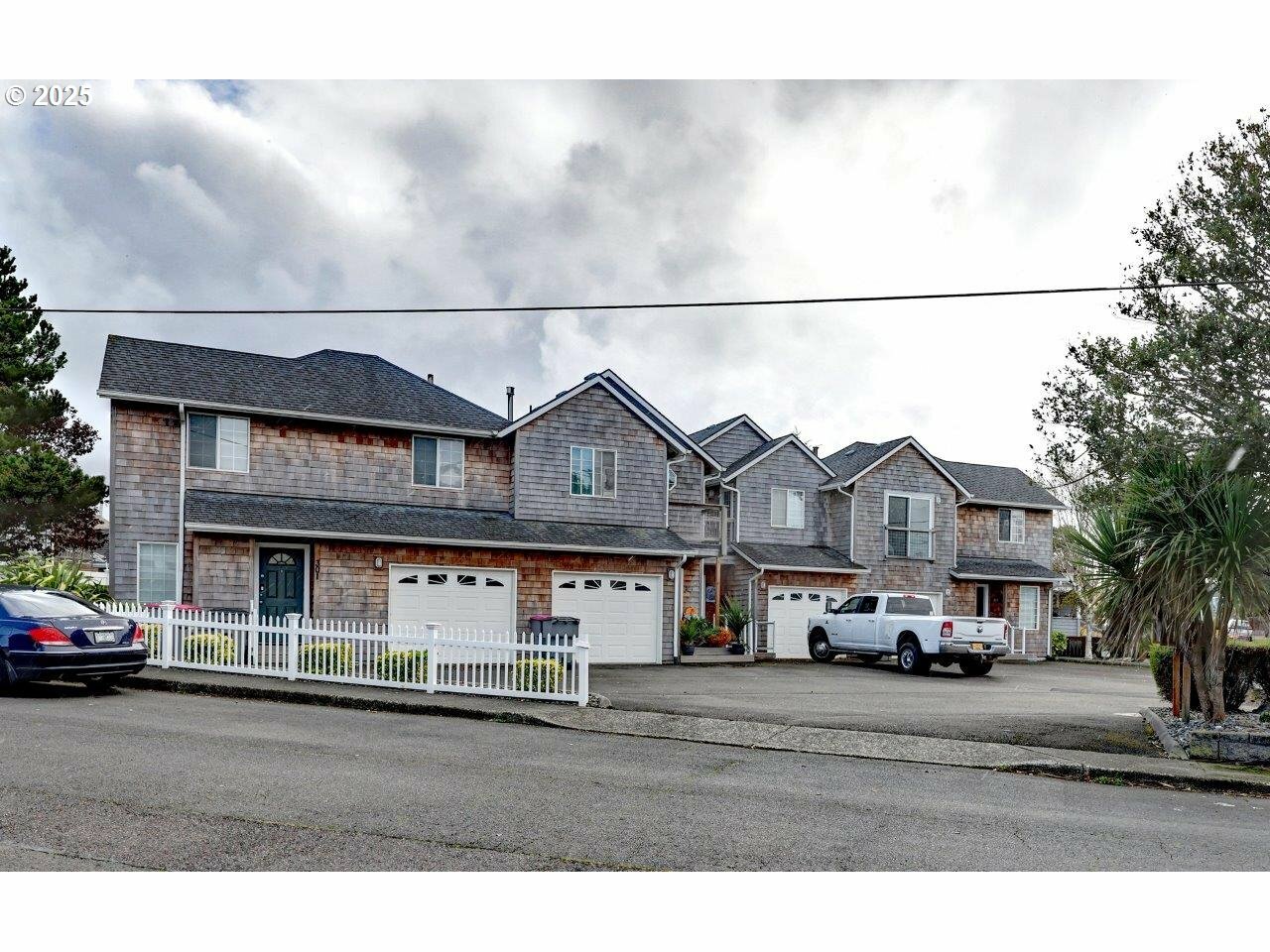 Property Photo:  Avenue C  OR 97138 