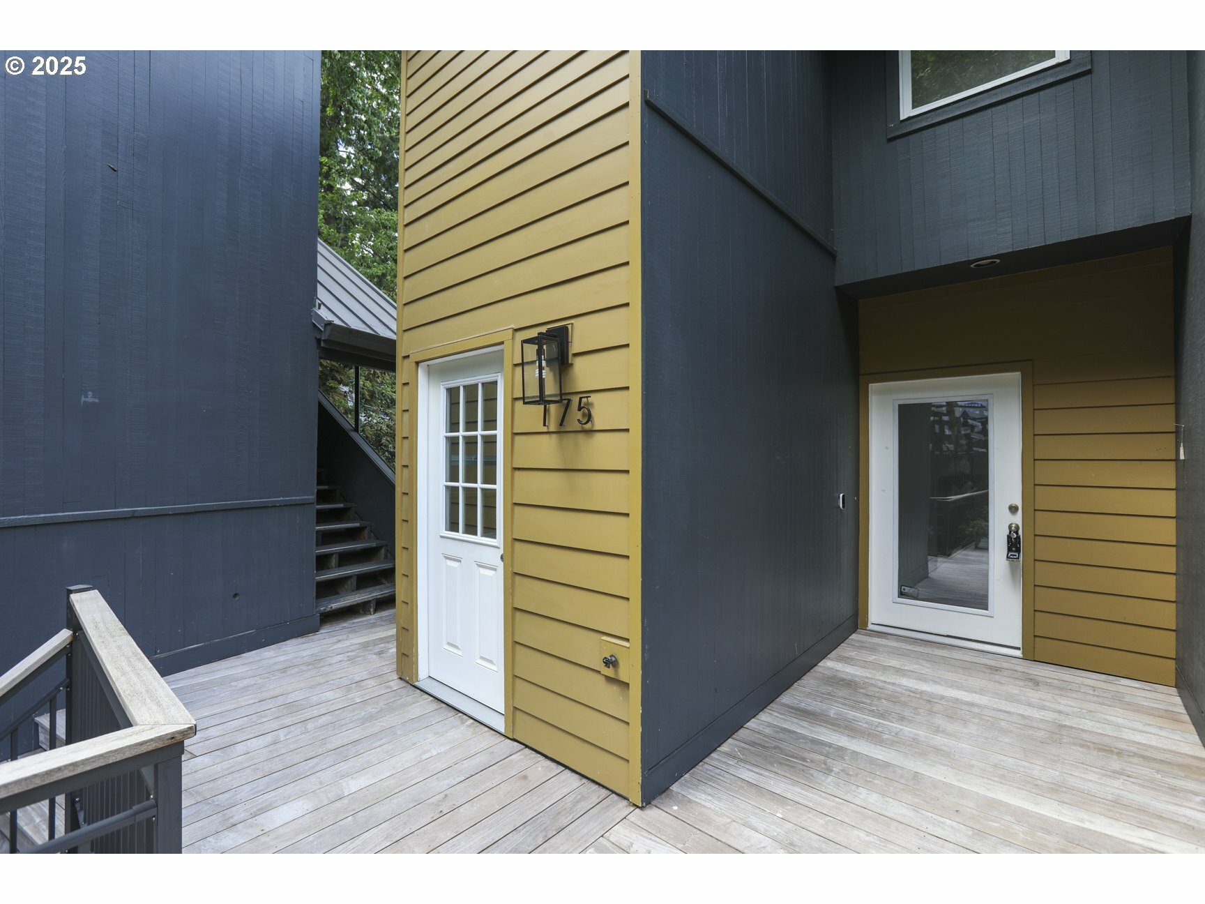 Property Photo:  175 SW 85th Ave  OR 97225 