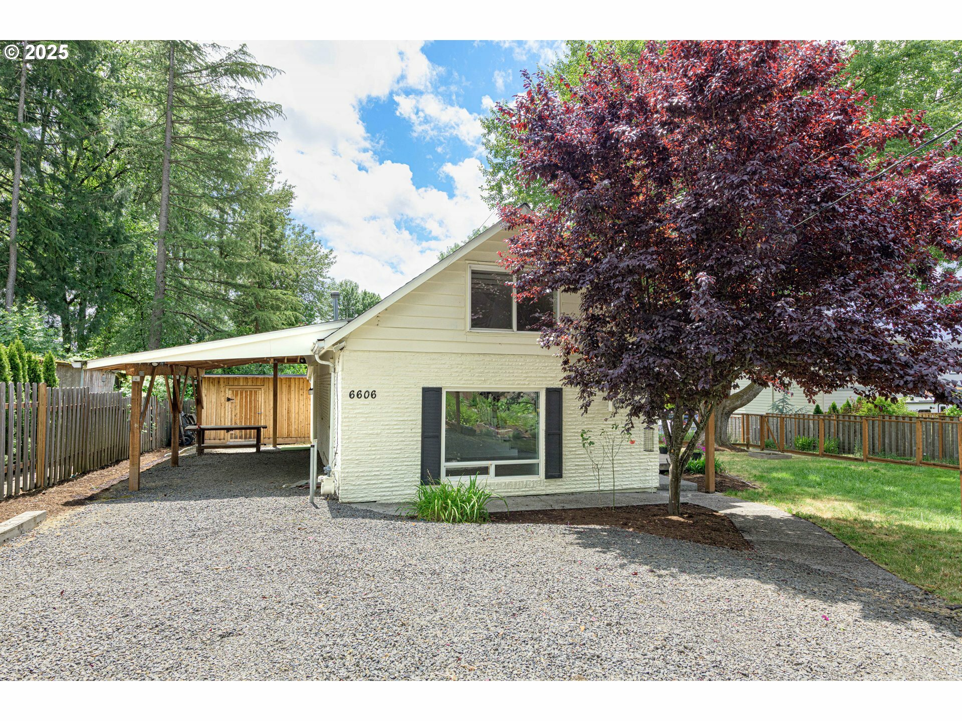 Property Photo: 6606 SW Walnut Ter OR 97223