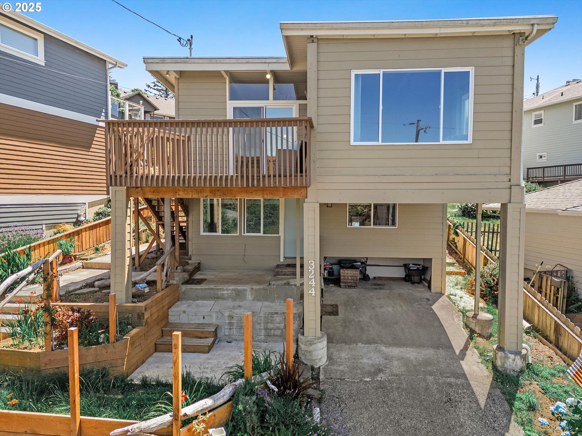 Property Photo: 3244 NW Oar Dr OR 97367