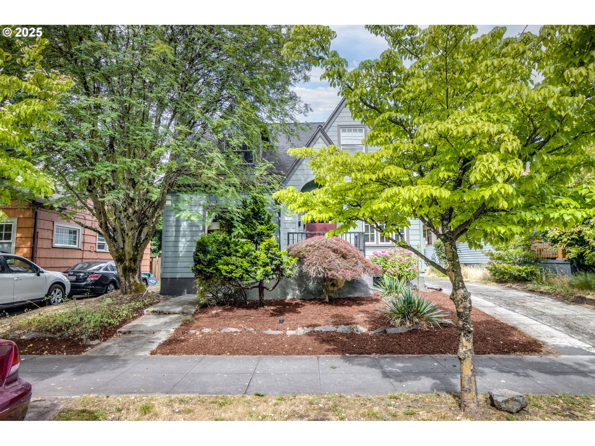 Property Photo: 1405 NE 47th Ave OR 97213