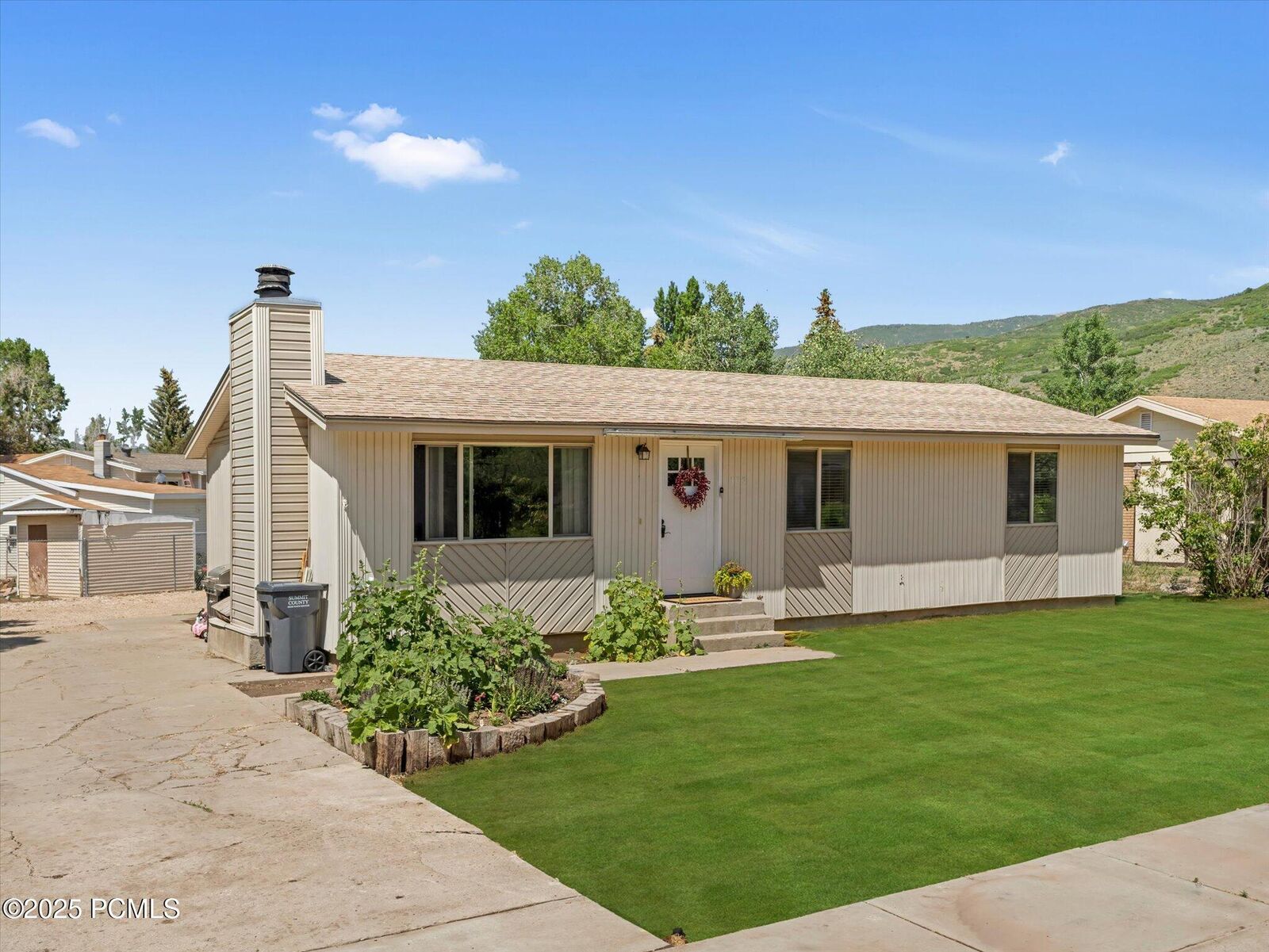 Property Photo:  155 Hawthorne Drive  UT 84036 