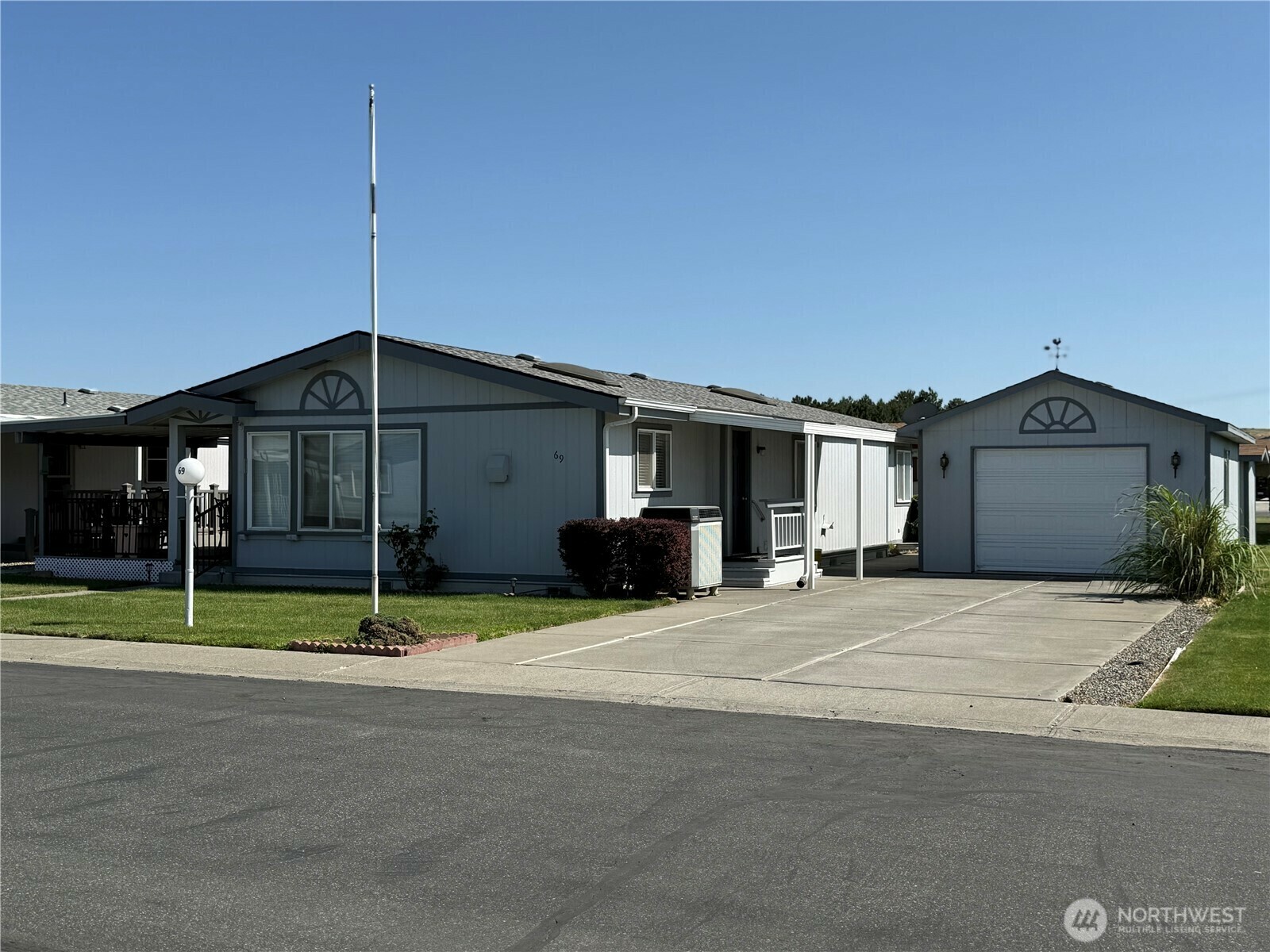 Property Photo:  312 S Columbia Center Boulevard 69  WA 99336 