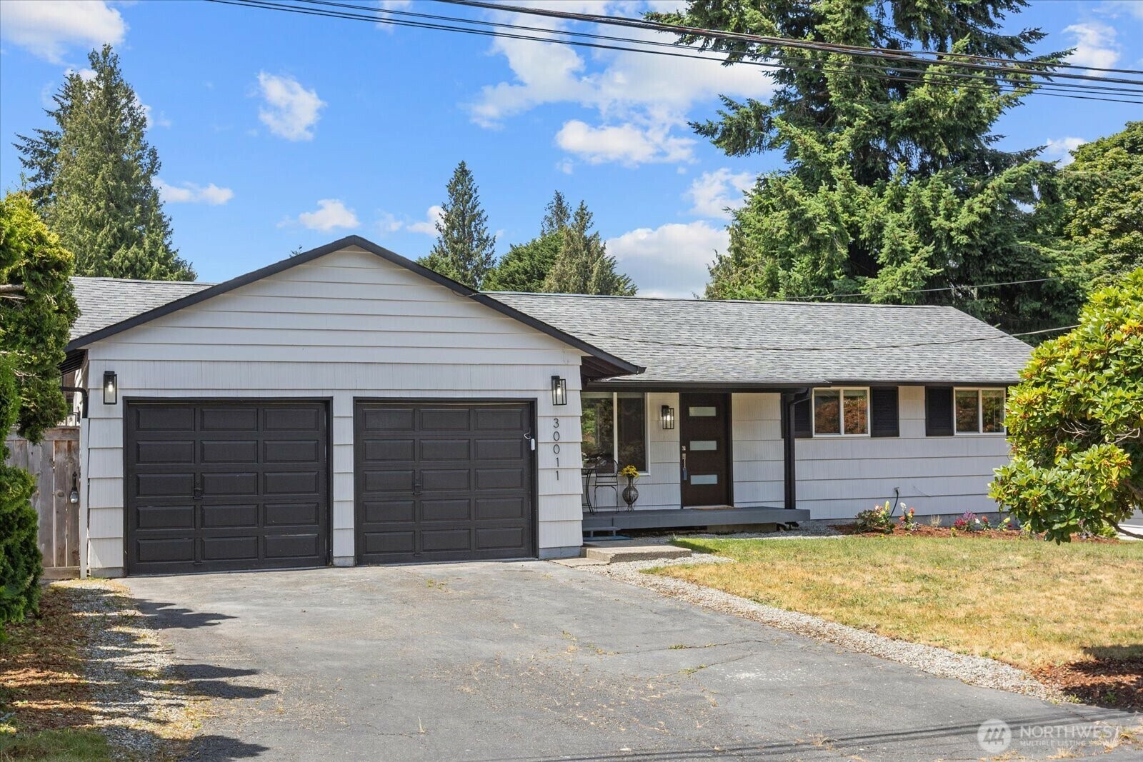 Property Photo: 30011 5th Avenue SW WA 98023
