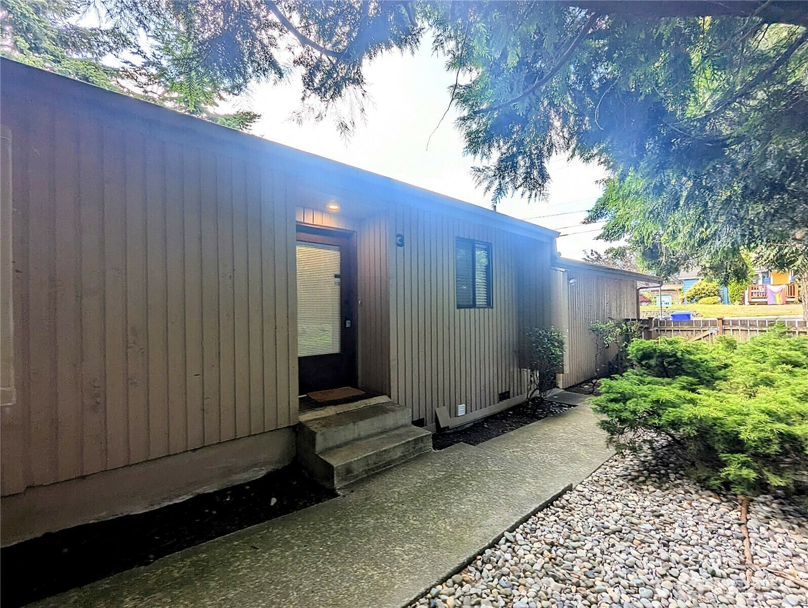 Property Photo: 233 Dorn Ave 3 WA 98201
