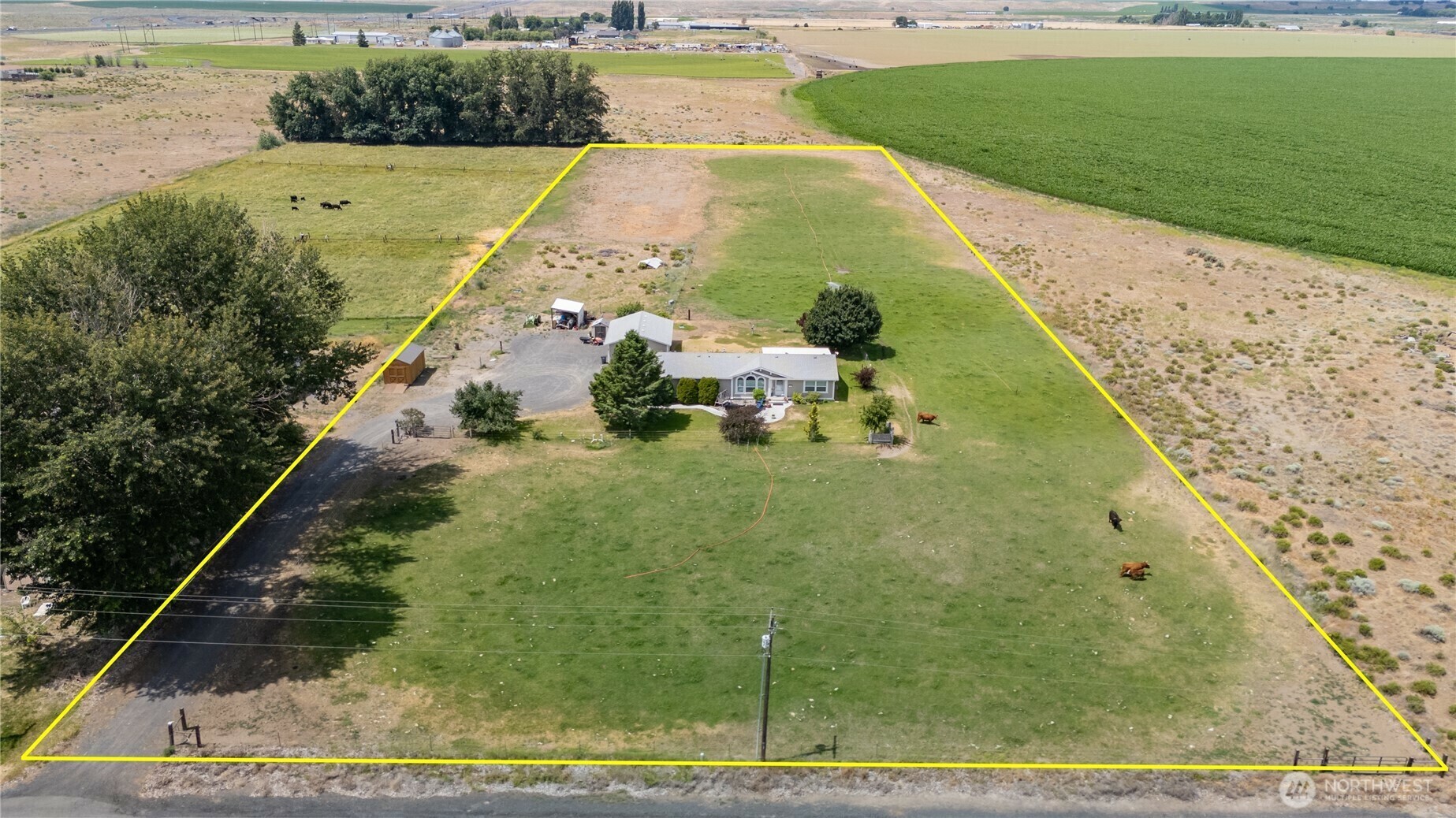Property Photo: 1448 Road C NE WA 98837