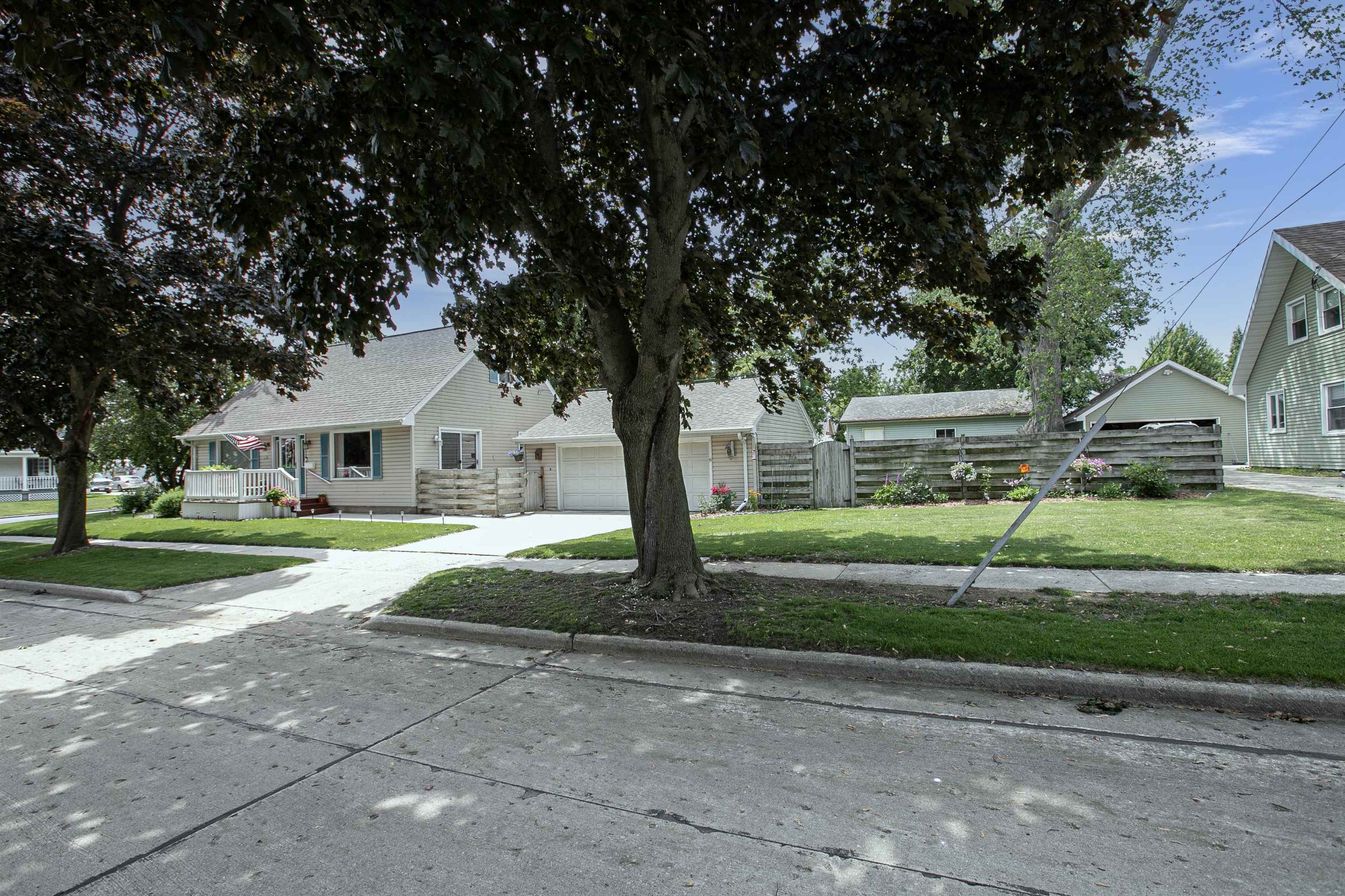 Property Photo:  1630 S 11th Street  WI 54220 