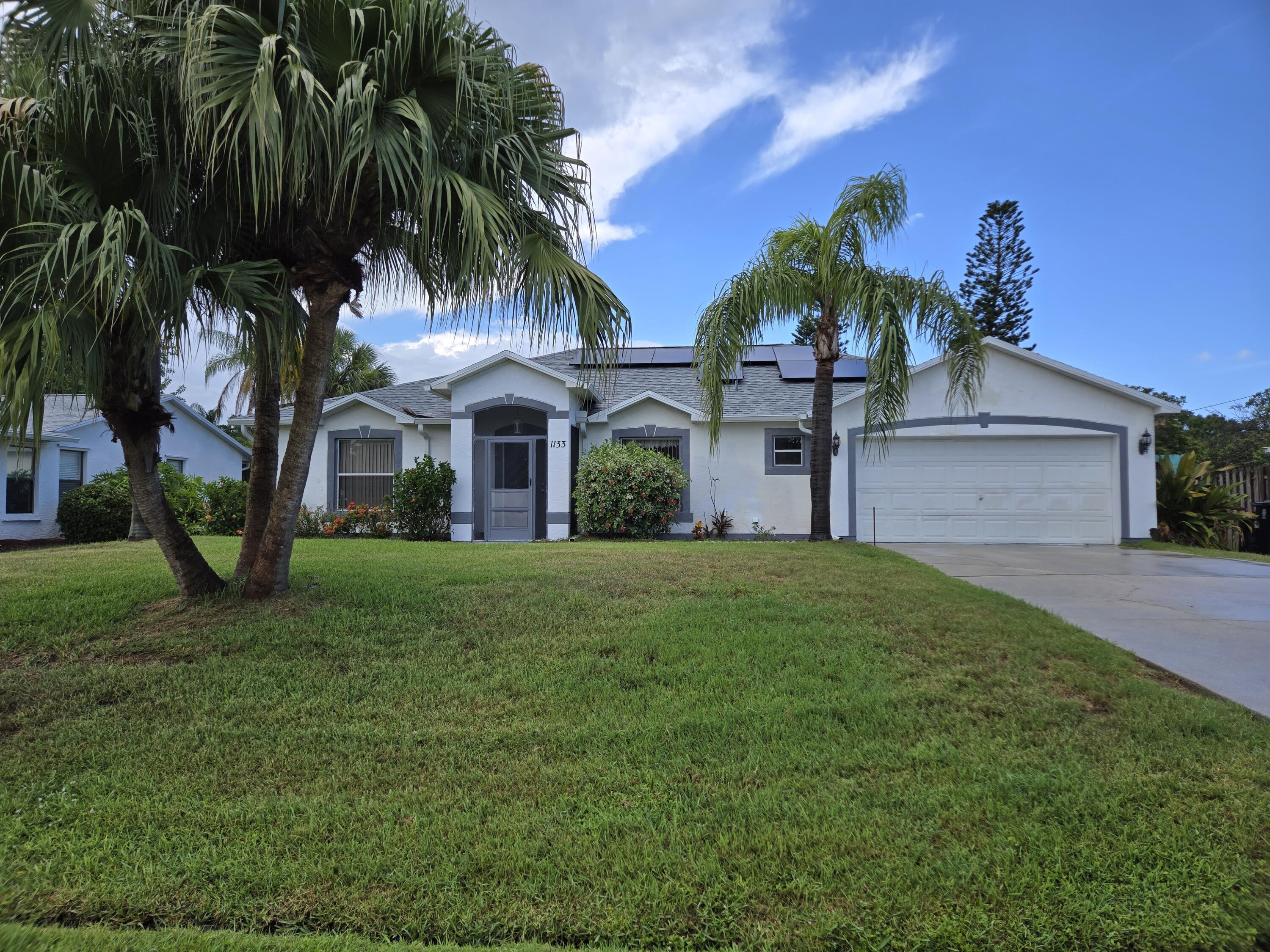 Property Photo: 1133 SE Palm Beach Road FL 34952