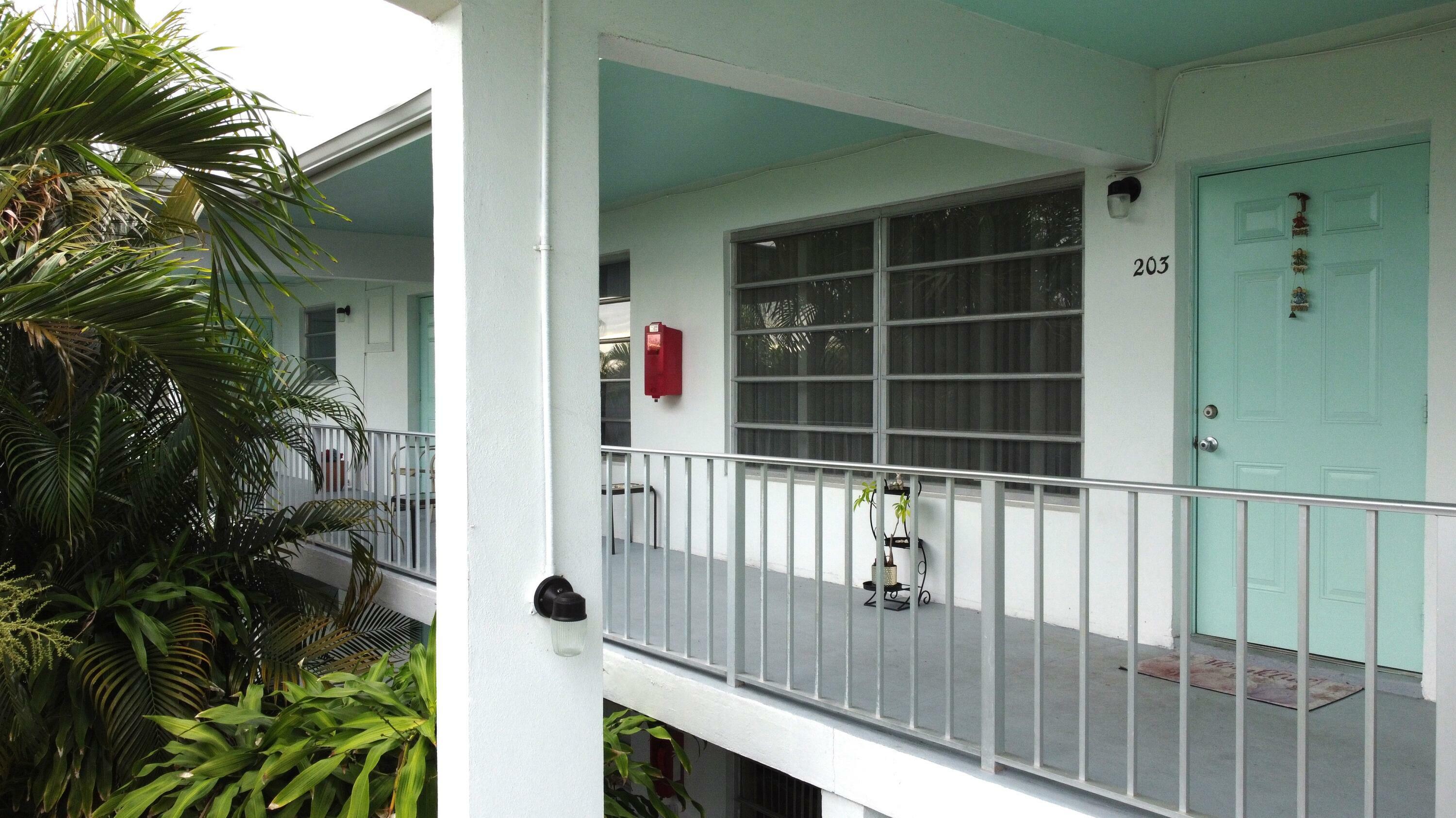 Property Photo: 710 N K 203 Street 203 FL 33460
