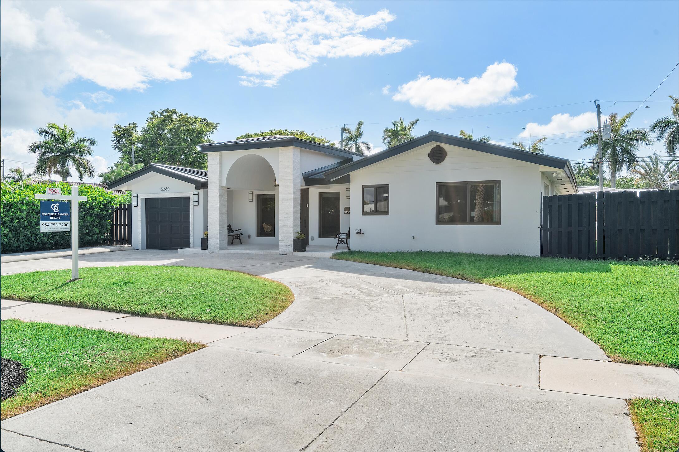 Property Photo:  5280 NE 19th Avenue  FL 33308 