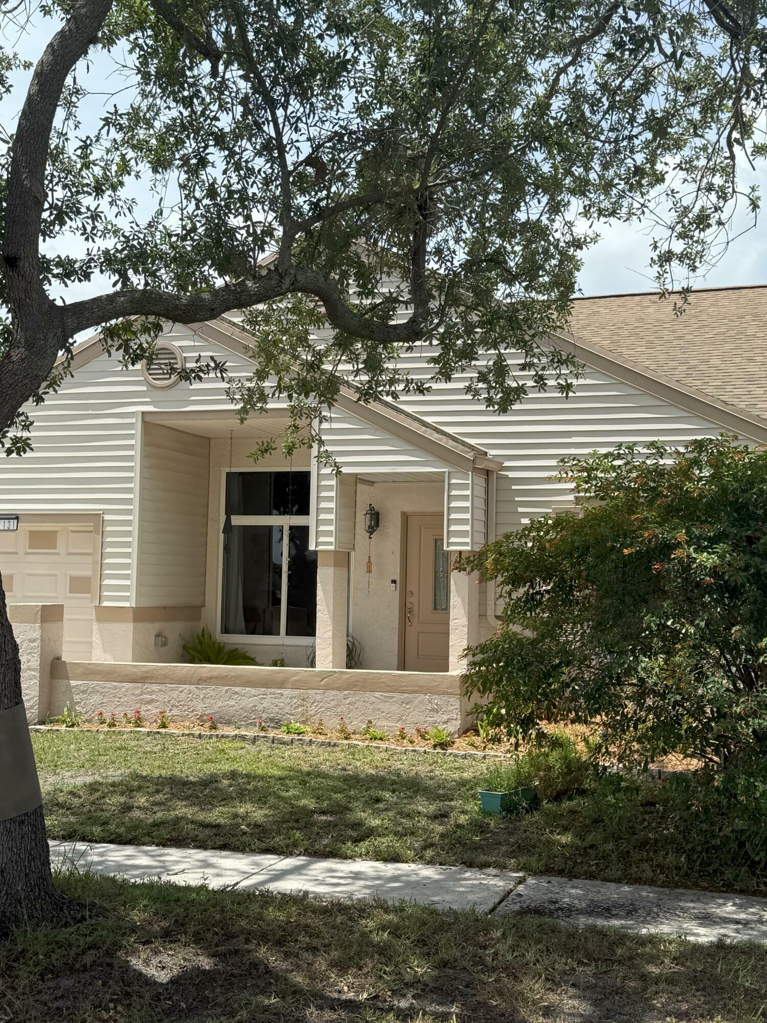 Property Photo: 1131 SW 87th Avenue FL 33025