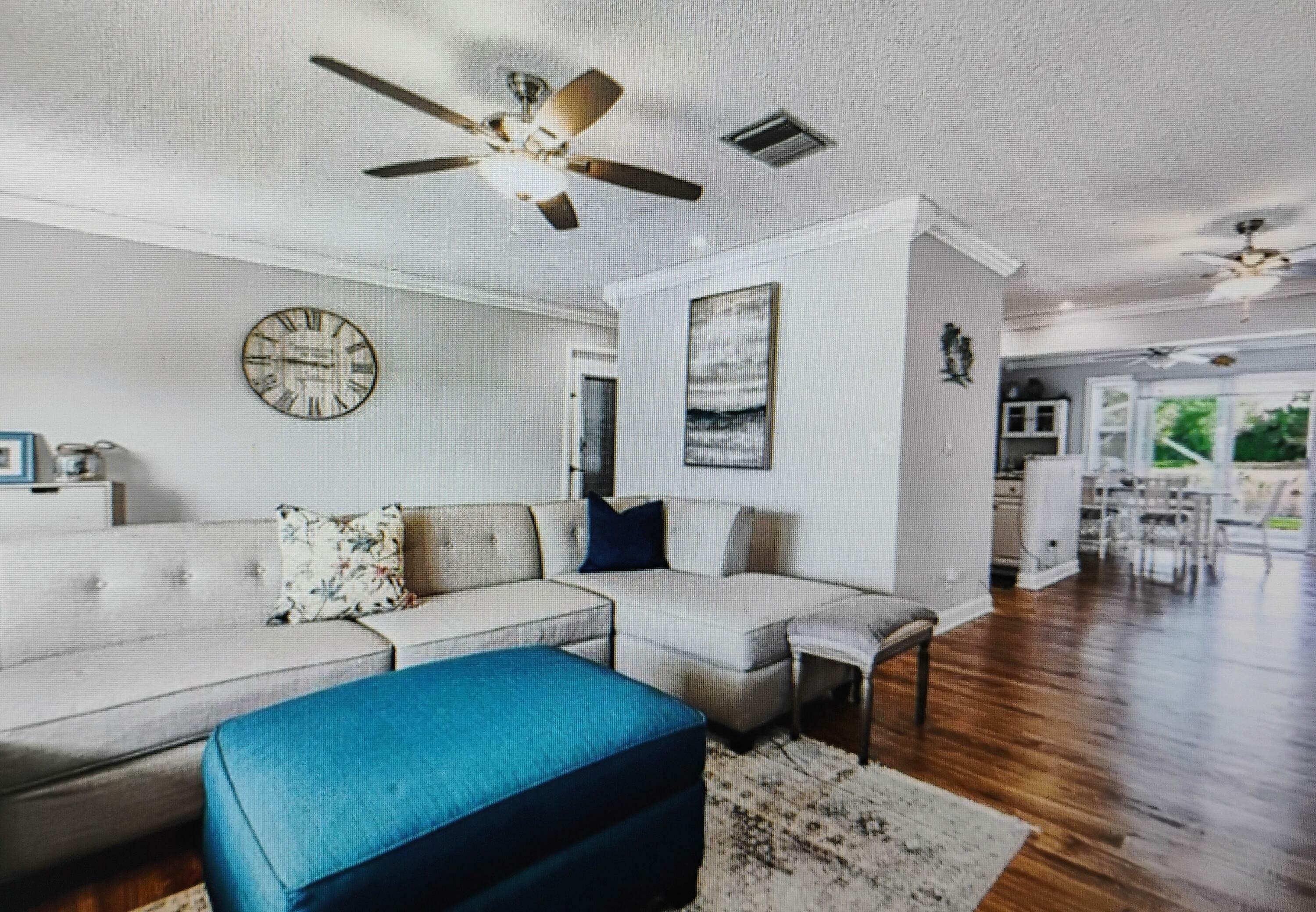 Property Photo: 1010 SW 15th Street E FL 33426