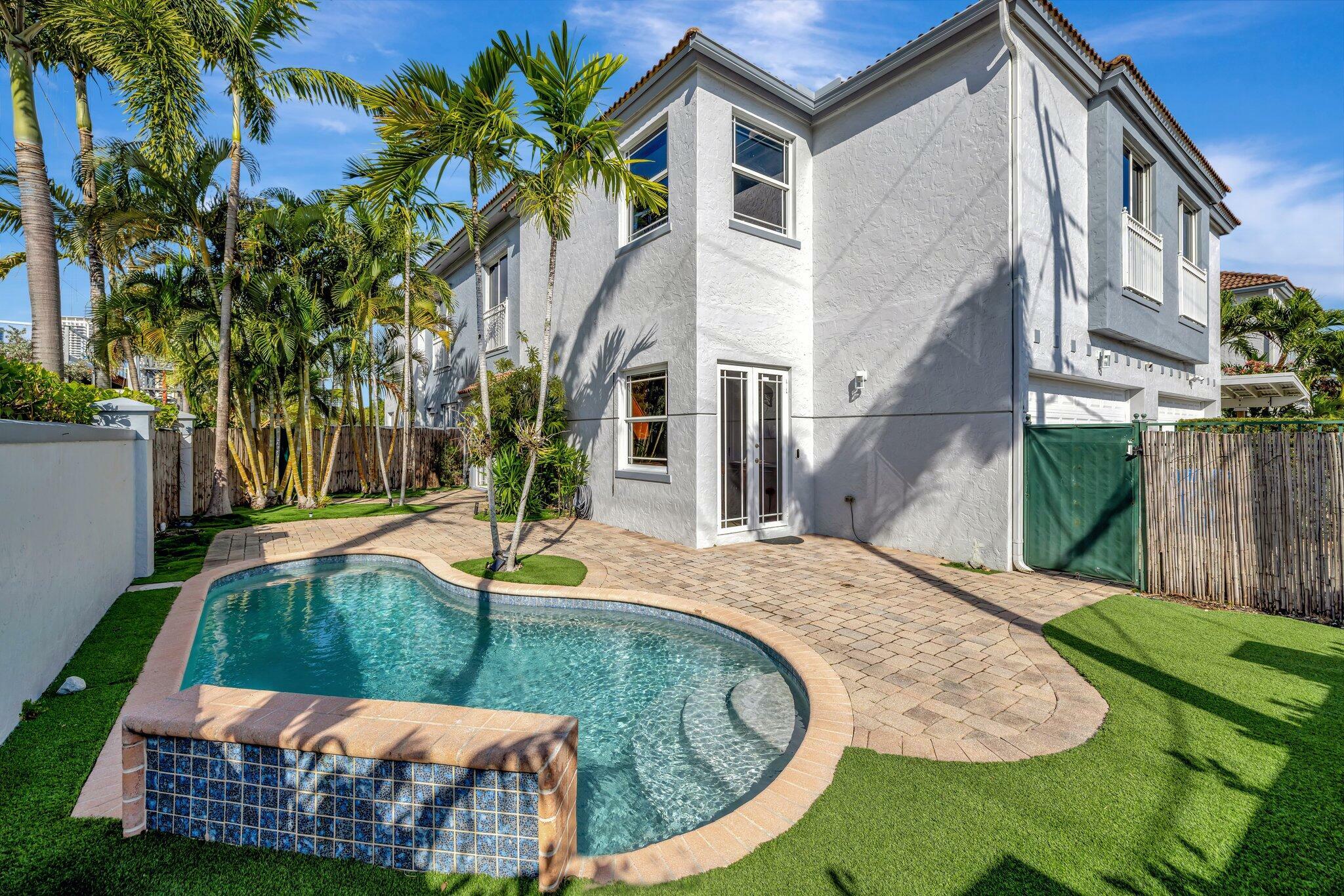 Property Photo: 1106 SE 4th Avenue FL 33316