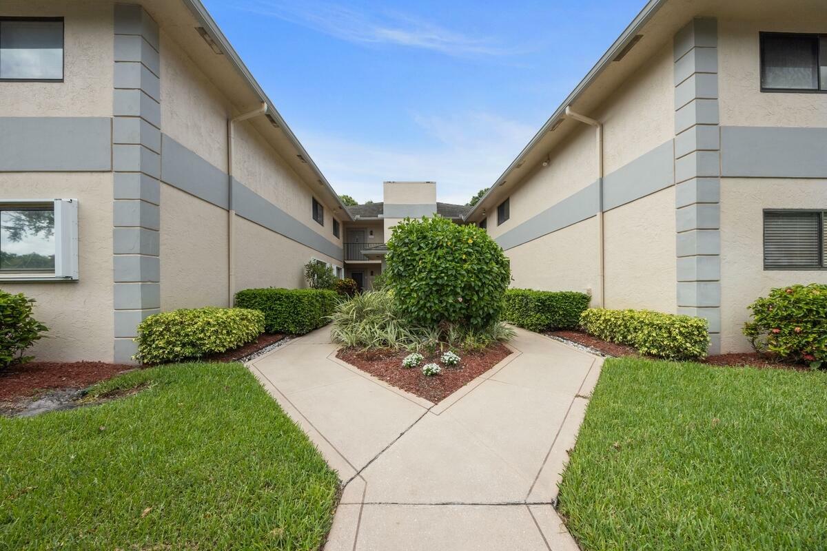 Property Photo: 15378 Lakes Of Delray Boulevard 15 FL 33484