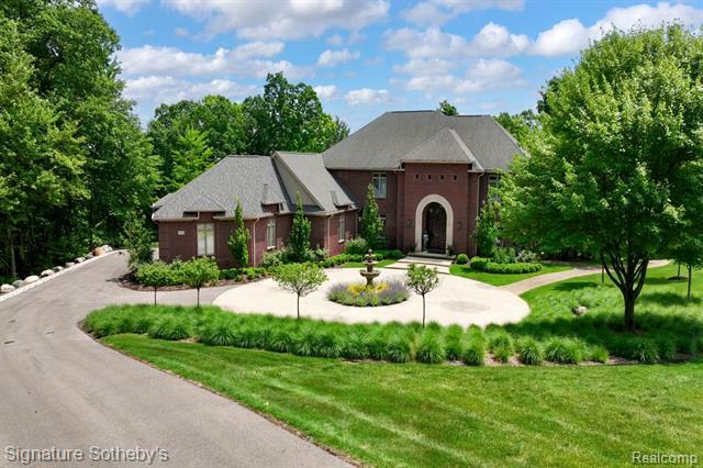 Property Photo: 5001 Forest Valley MI 48348