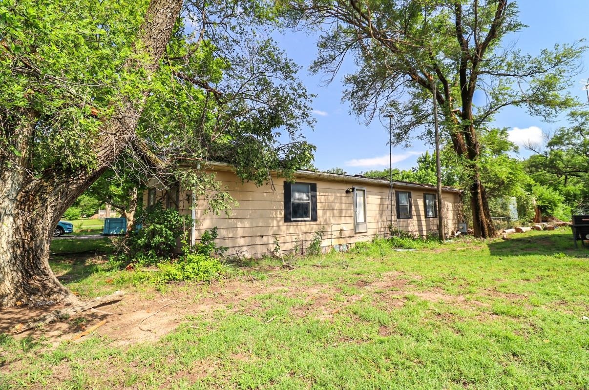 Property Photo: 101 W 83rd St S KS 67060