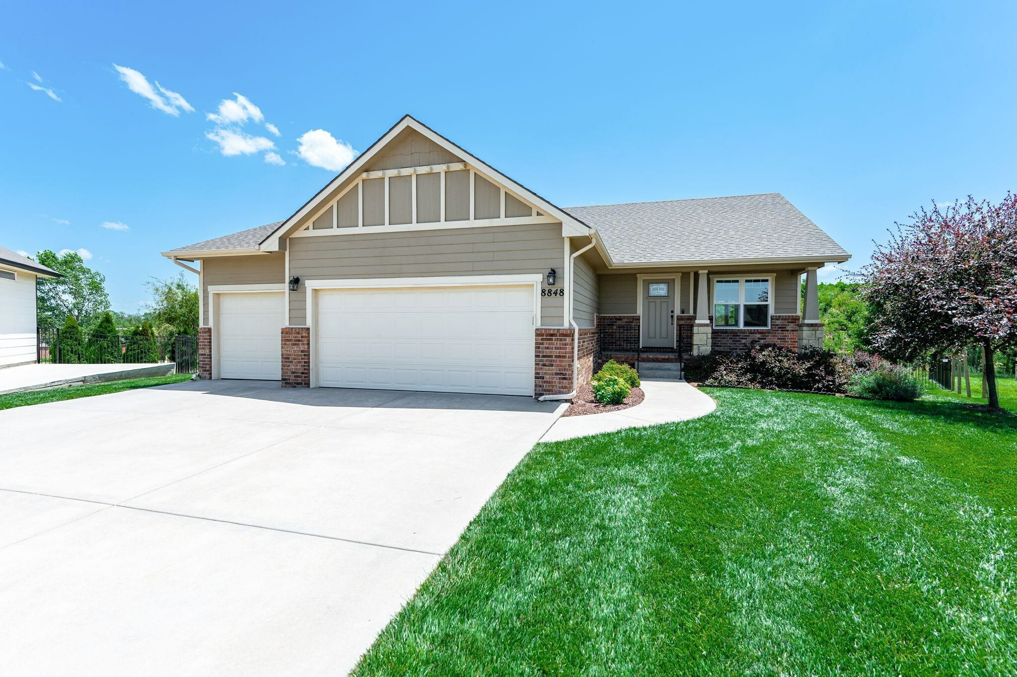Property Photo: 8848 N Saddlebrook Ct KS 67147-7311