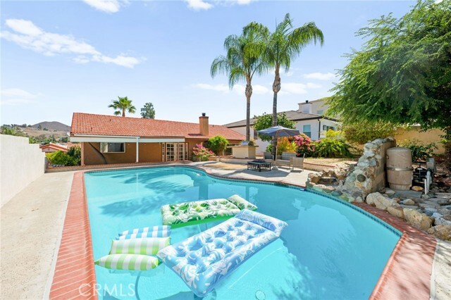 23029 Gray Fox Drive  Canyon Lake CA 92587 photo