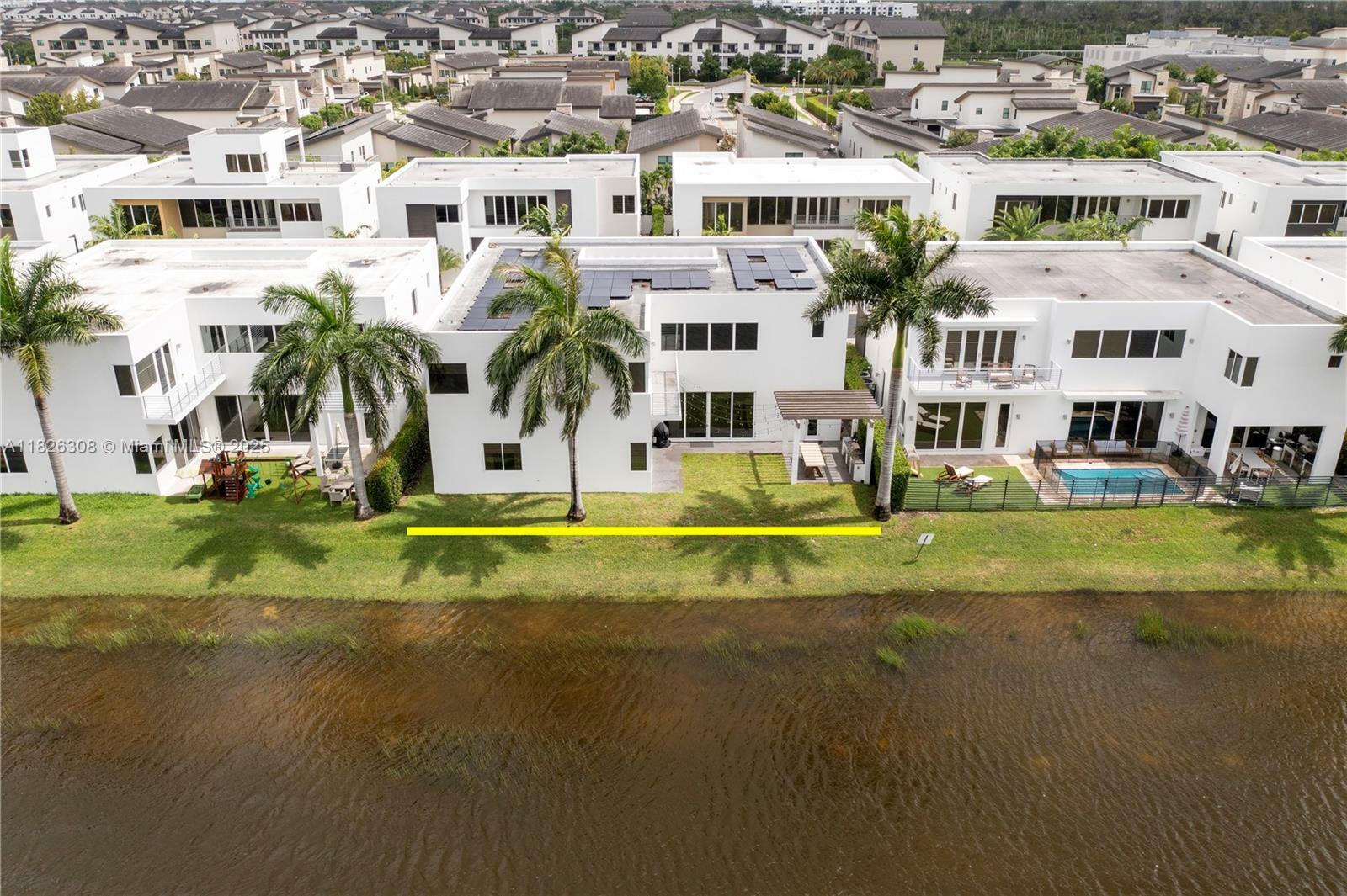 Property Photo:  10272 NW 75th Ter  FL 33178 