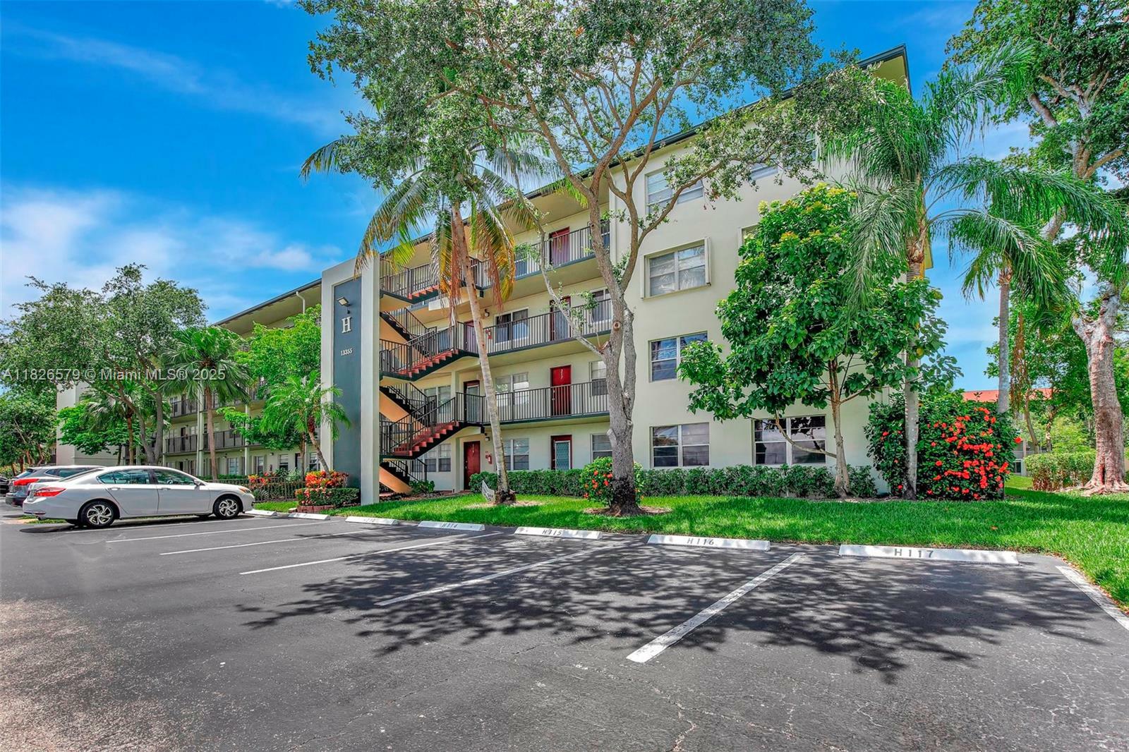 13355 SW 9th Ct 413H  Pembroke Pines FL 33027 photo
