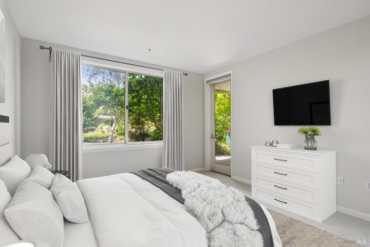 Property Photo:  300 Deer Valley Road 2K  CA 94903 