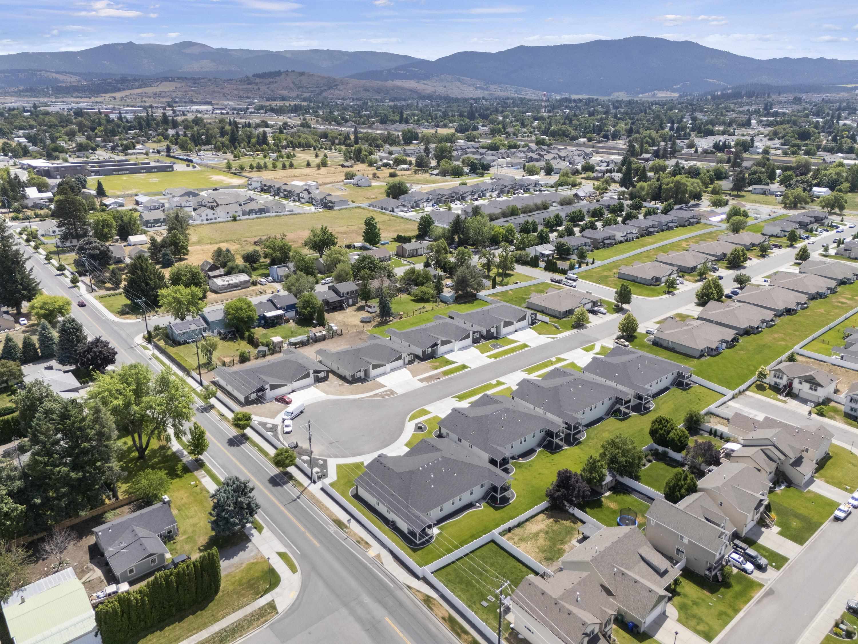 Property Photo: 1502 N Bell St WA 99016