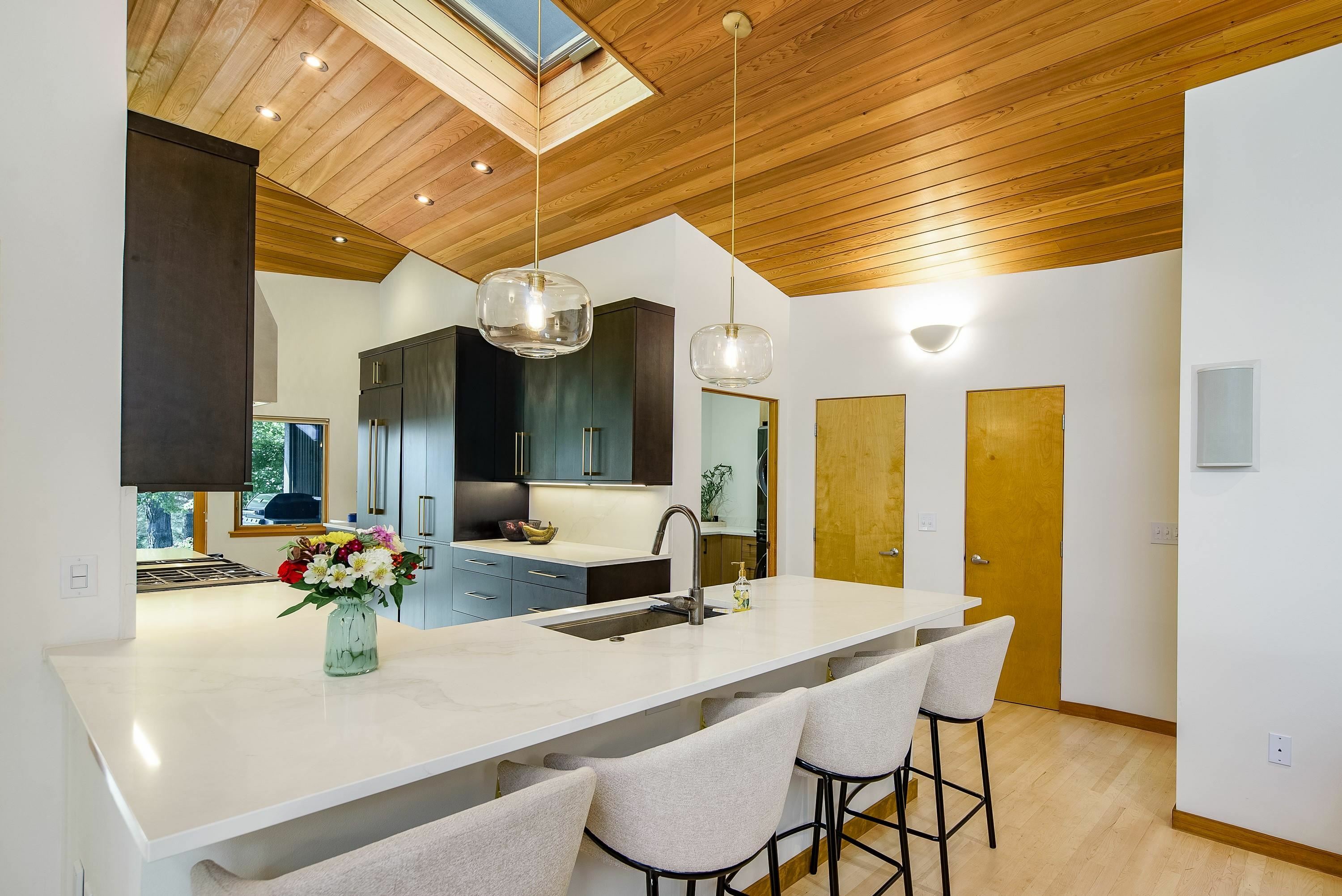 Property Photo: 6414 S Helena St WA 99223
