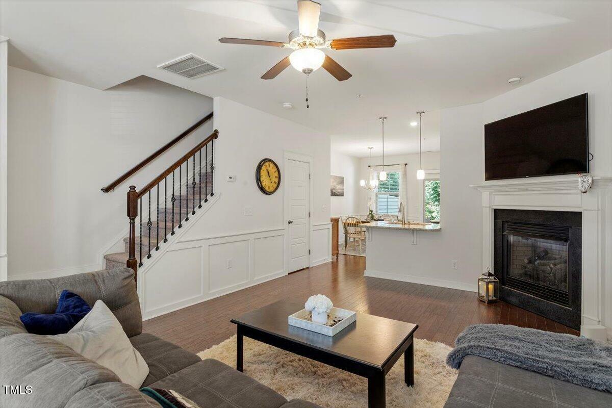 Property Photo: 7879 Allscott Way NC 27612