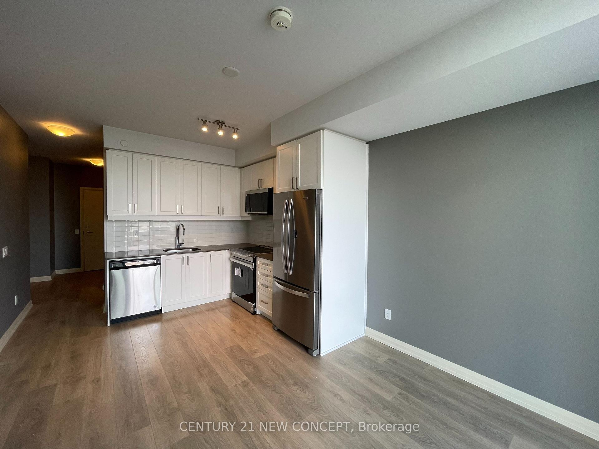 Property Photo: 7895 Jane Street Ph02 ON L4K 0K2