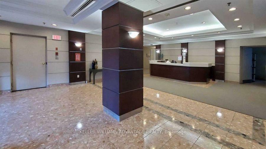 Property Photo:  117 Gerrard Street E 404  ON M5B 2L4 